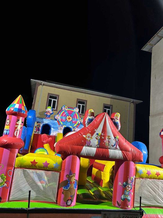 Ideal biznes batut 8x5 funnyball sharlar 1.5m qalin material.