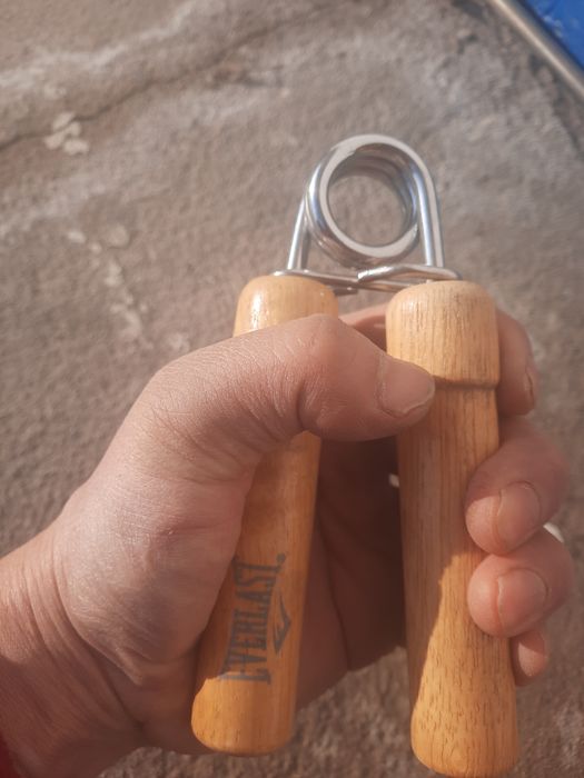 Экспандер кистевой новый.