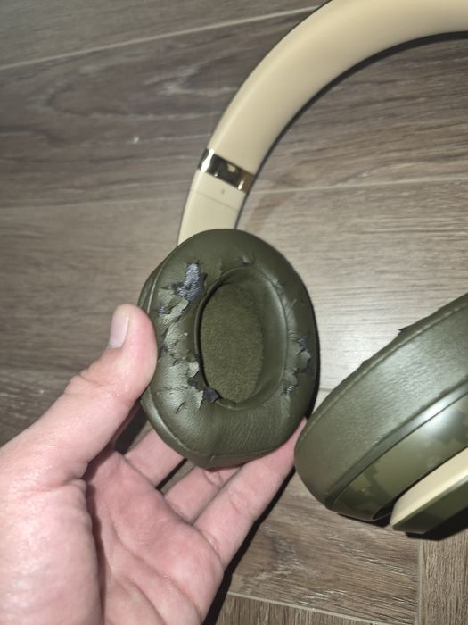 Beats наушники есть коробка и всё нормально работает