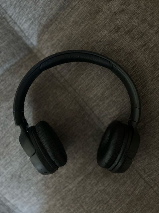 Наушник JBL срочно продаются