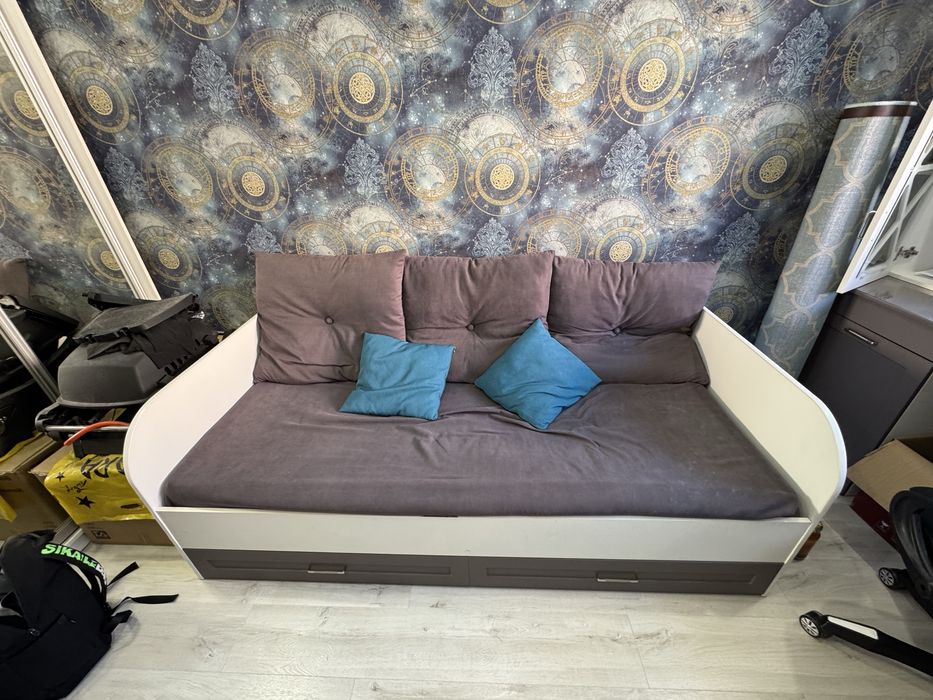 Кровать с бортиками