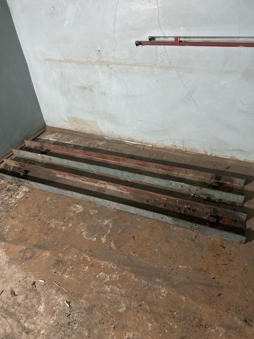 Швелер 200мм продам