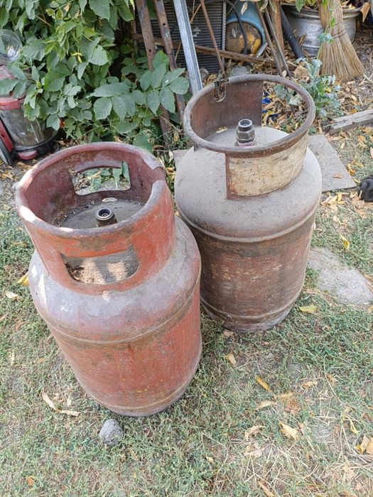 Газбаллоны 25 л.  Есть 2 штуки.