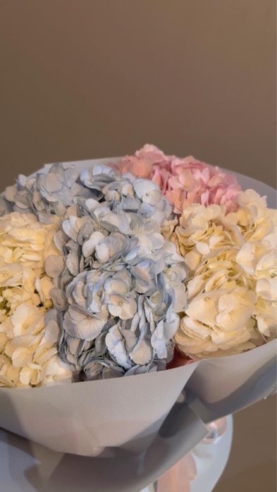 Цветы свежие вчера на днр дарили