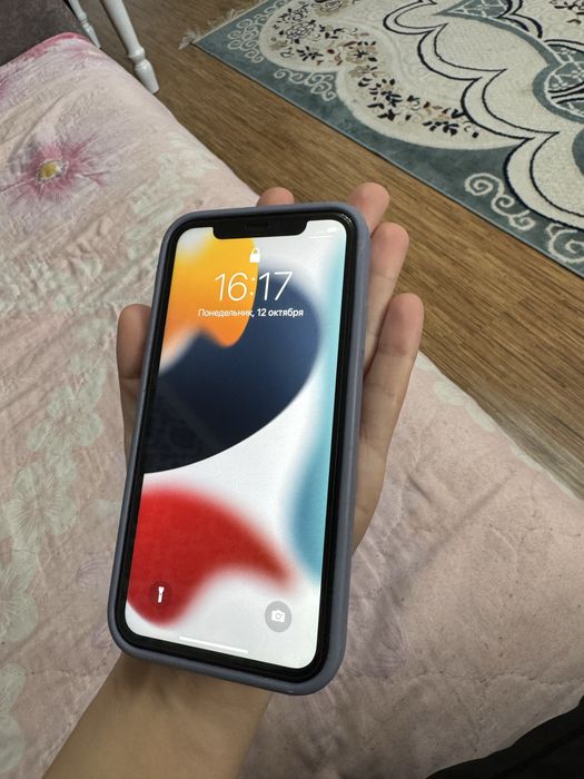 Iphone 11.   белая