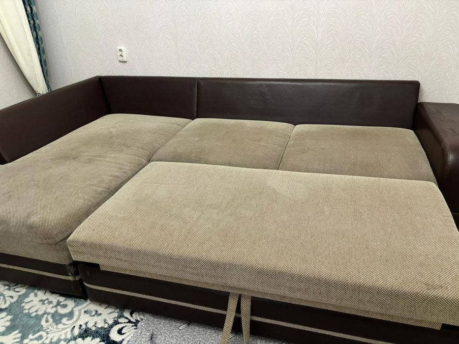 Продам диван угловой