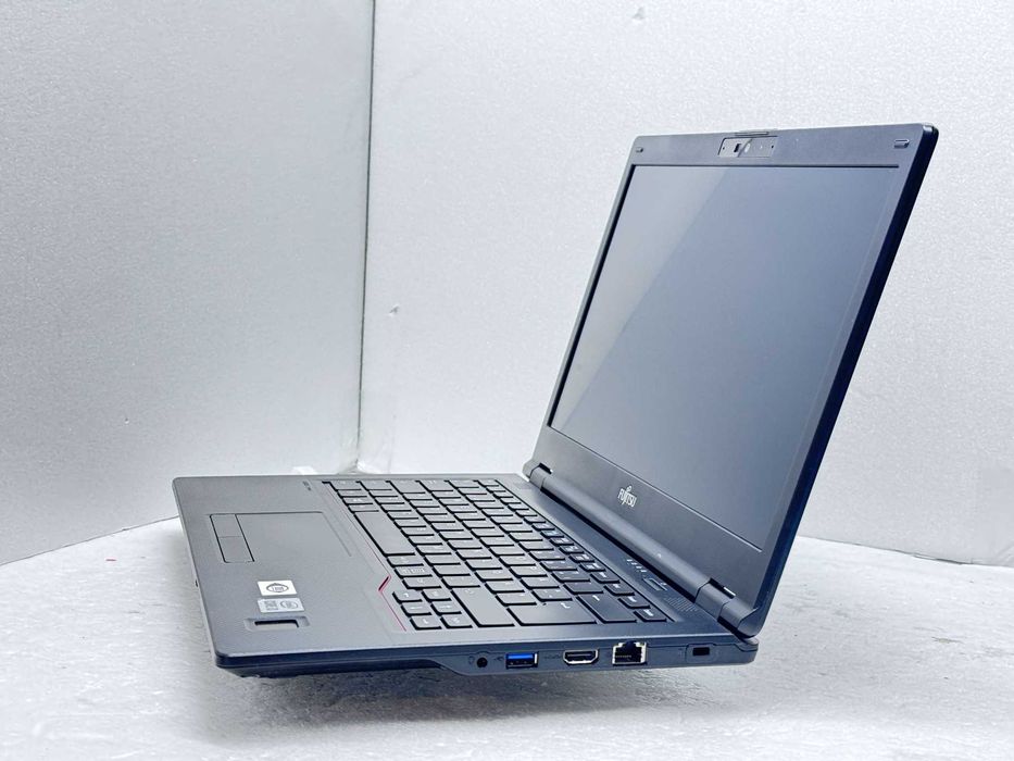 Реновиран лаптоп Fujitsu LIFEBOOK E5410 i3-10110U 16GB 260GB NVMe с гаранция