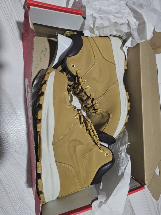 Vând bocanci , ghete nike aproape nou 41