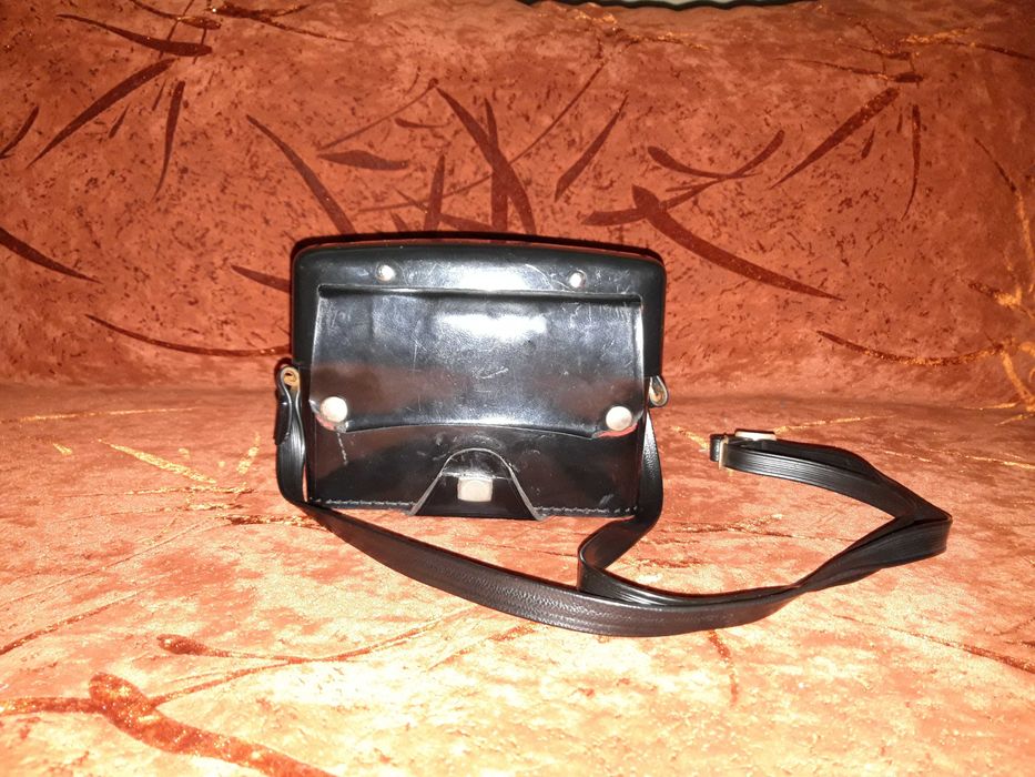 Продавам РЕТРО фотоапарат "PENTACON PRAKTICA MTL3"