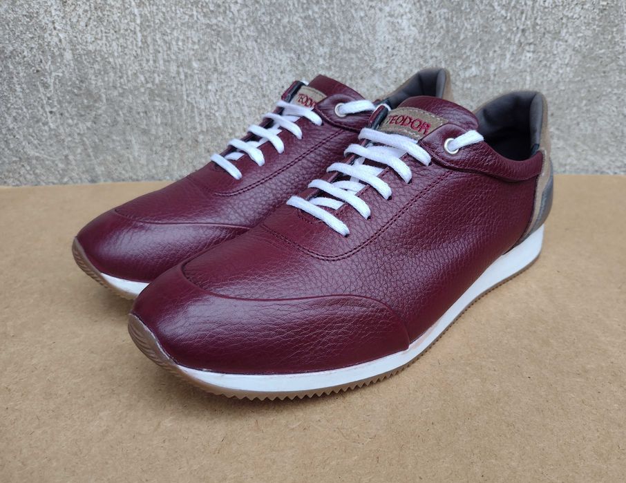 Кожени обувки TEODOR - нови, цвят бордо, 44 номер