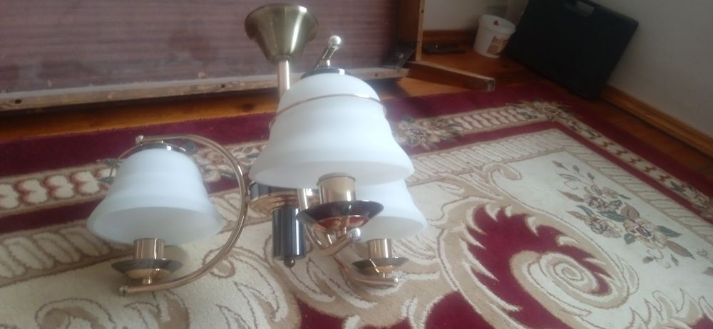 Продается люстра