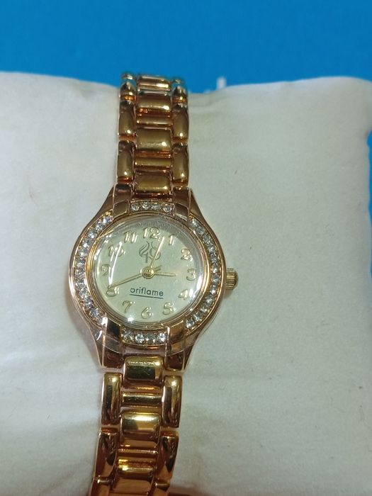 Часы позалоченные от Oriflame