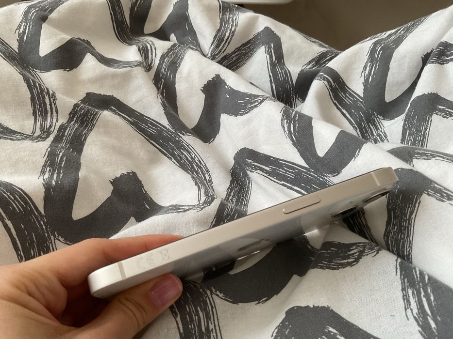 Продам iPhone 13, 128 GB