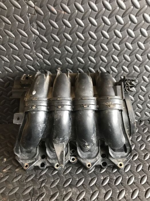 Всмукателен колектор за Citroen C4 / Peugeot 307 1.6 16V (2006) 9635885080