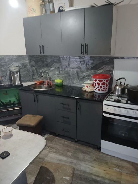 Уй сотилади, Назарбек