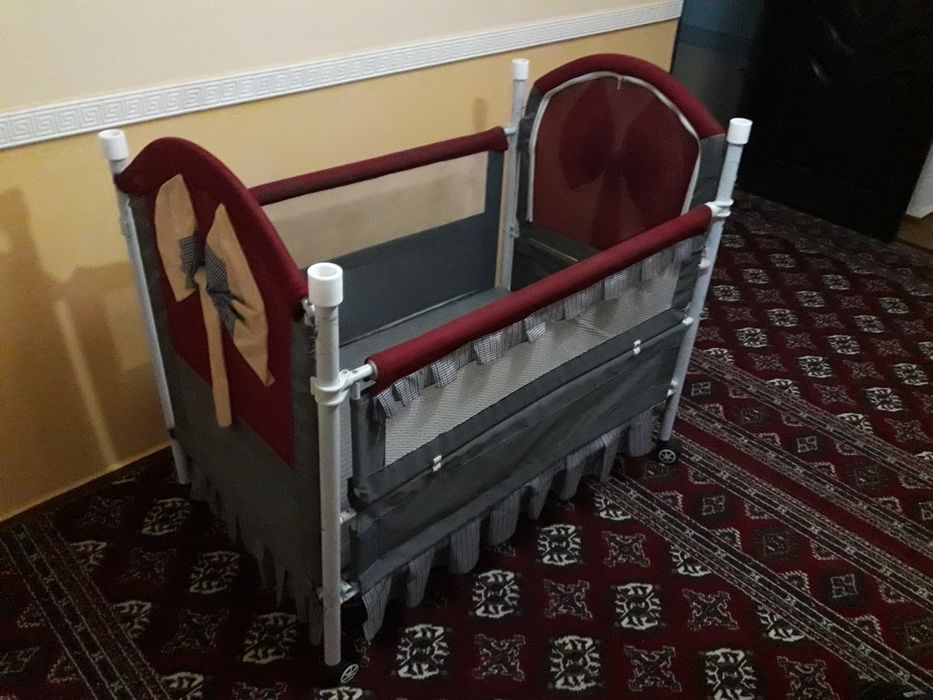 Bolalar  belanchagi  sotiladi