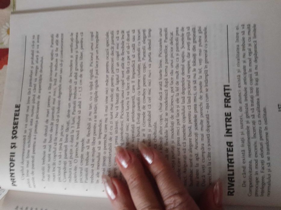 Cărți îngrijire/creștere copil mic - 2 bucăți - 100 lei ambele - Noi