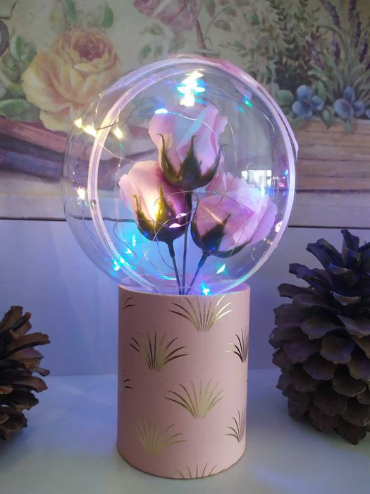 Роза,цвете ,букет в стъклена сфера,стъкленица с лед осветление!Подарък