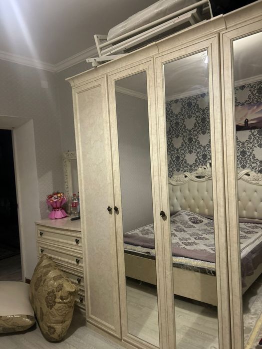 Спальный гарнитур