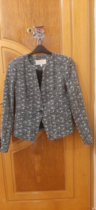 Sacou / Taior damă Fenn Wright Manson  London, mărimea M

Saco