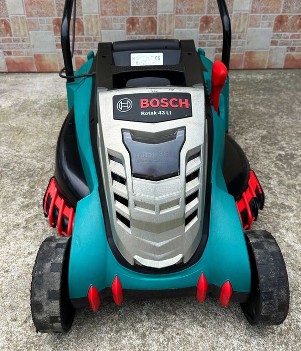 BOSCH Rotak 43 Li - Акумулаторна косачка 36V