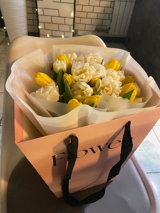 Букет цветов,свежие  тюльпаны