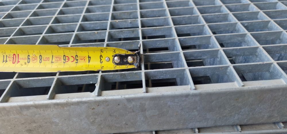Trepte zincate galvanizate
