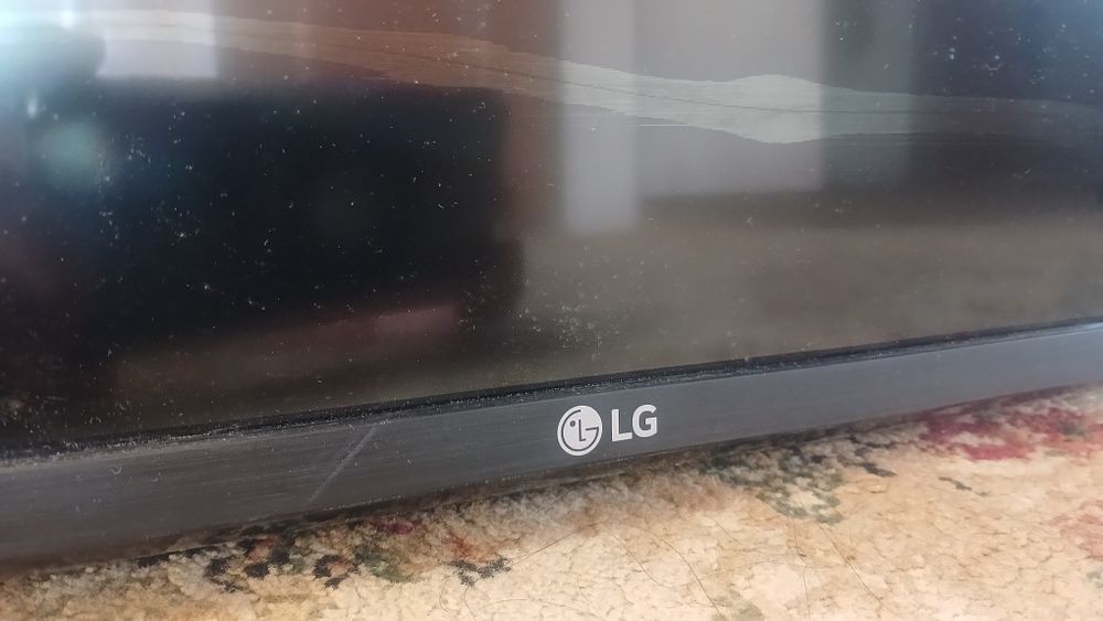 Продам телевизор LG на запчасти