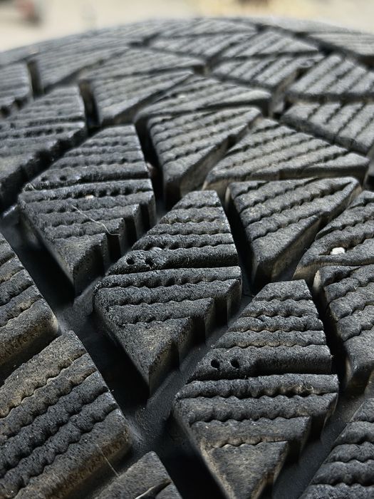 Шины Bridgestone Blizzak DM-V2, липучка