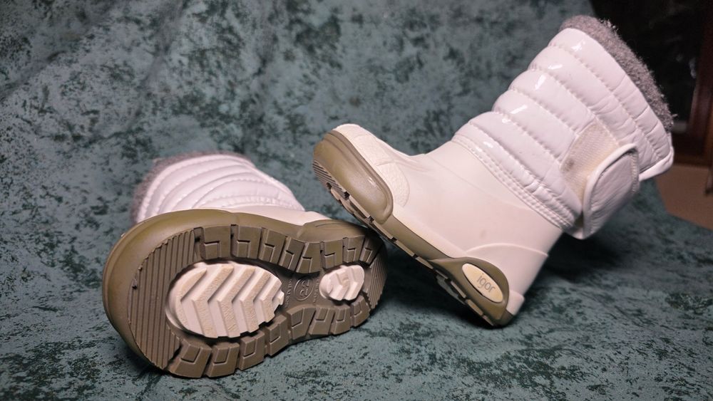 Продавам детски апрески