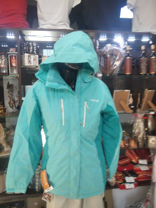 Ново дамско яке Regatta Aqua Blue Waterproof 49.90 лв, размер  S