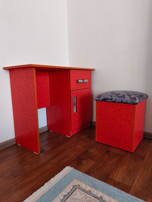 Компьютерный стол и стул детский