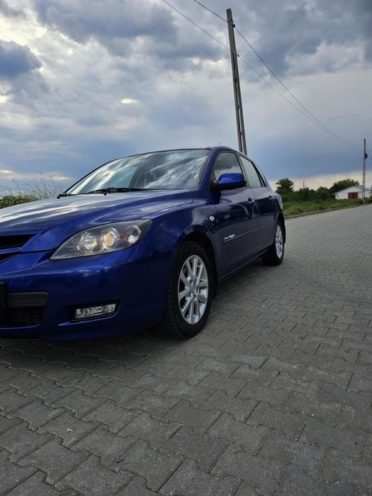 Se vinde mazda 3