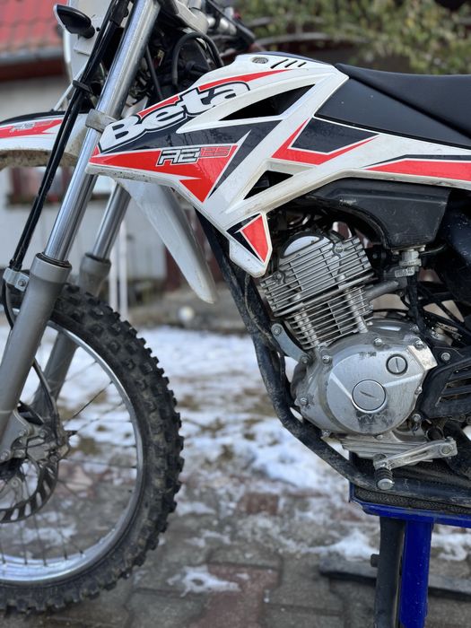 Motocicleta Beta RE125 4T
