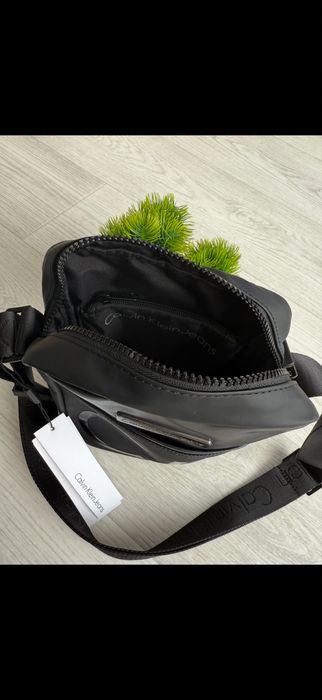 чантичка/месинджър Calvin Klein Jeans
