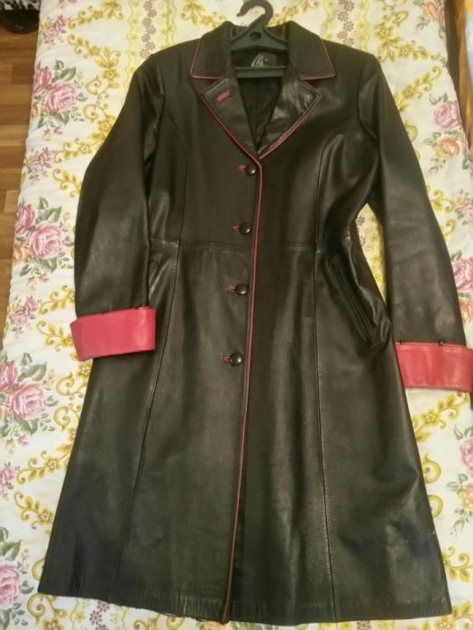 Продам кожаный сюртук.