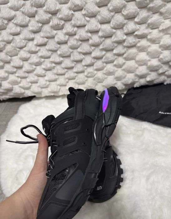 Balenciaga track