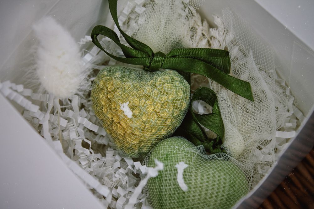 Цветни букети от сапуни и свещи