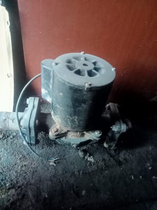 Циркуляционный насос . Б/у
