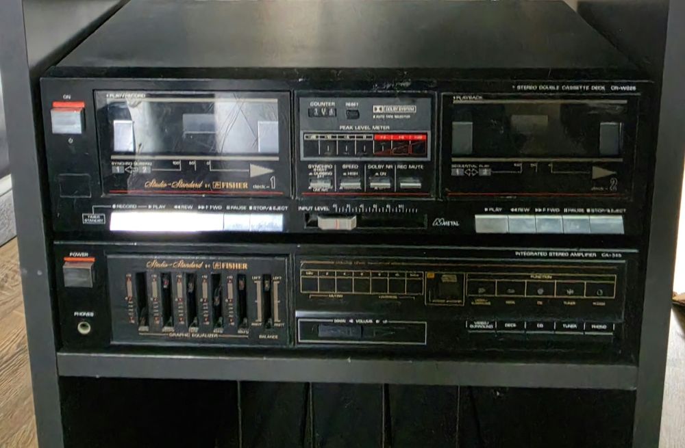 Vând o linie / sistem compusă din Rack, Deck,CD player, Amplificator cu egalizator  și boxe