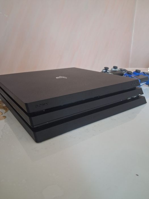 Плейстейшен 4 про