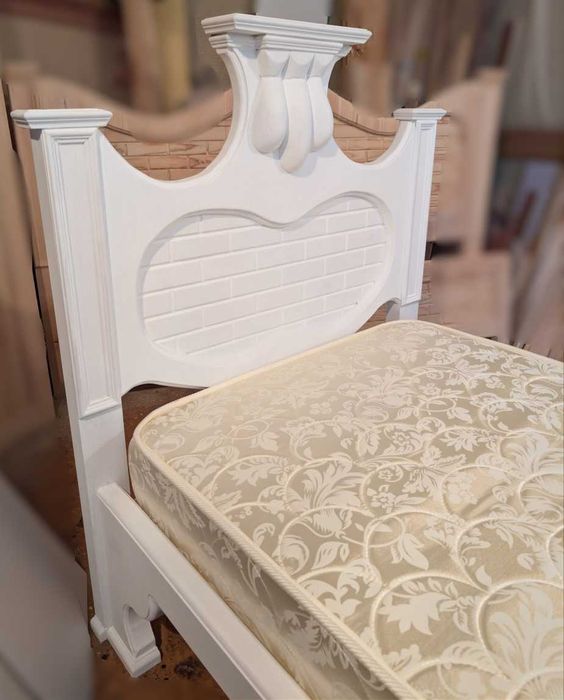 Односпальная кровать