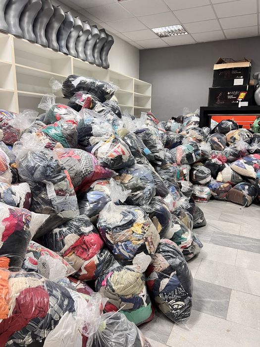 ЗИМНИ!Дрехи Втора Употреба – ПЪРВО КАЧЕСТВО на ЕДРО! Само 2.00 лв./кг!