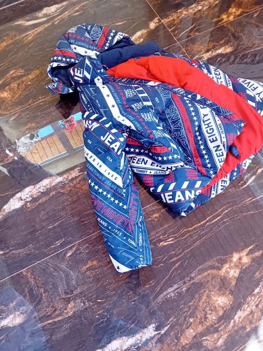 Geacă Tommy Hilfiger de iarnă
