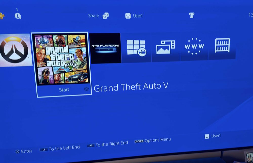 отличен Playstation 4 Pro + GTA V + Overwatch, ПС4 Про, PS4 Pro