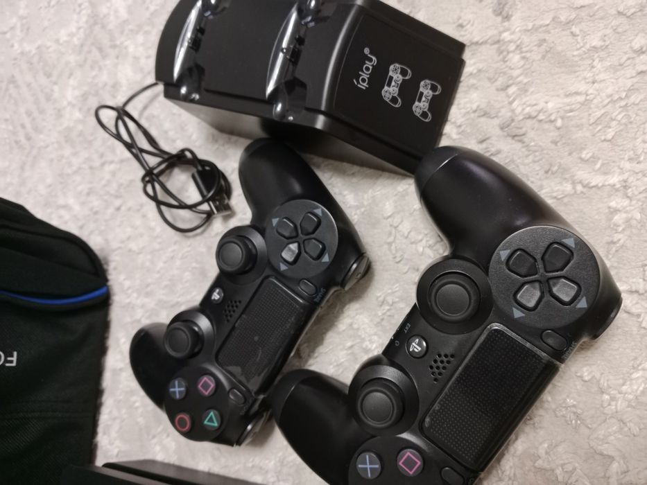 Продам Sony PS 4 slim 1tb