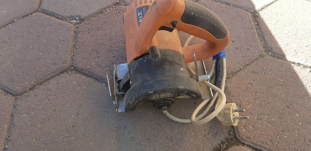 Дрель, пчелка, болгарка