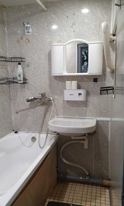 Сдаётся 1 ком, в 8 микрорайоне