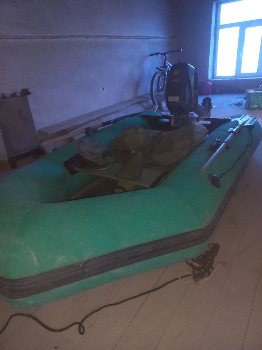 Надувной лодка с моторами Тахатсу 5