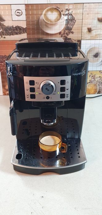Vând Expresor Cafea Automat Delonghi Magnifica S